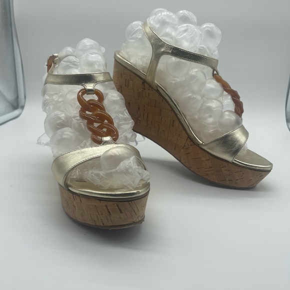 Prada wedge platform gold shoes - Picture 5 of 9